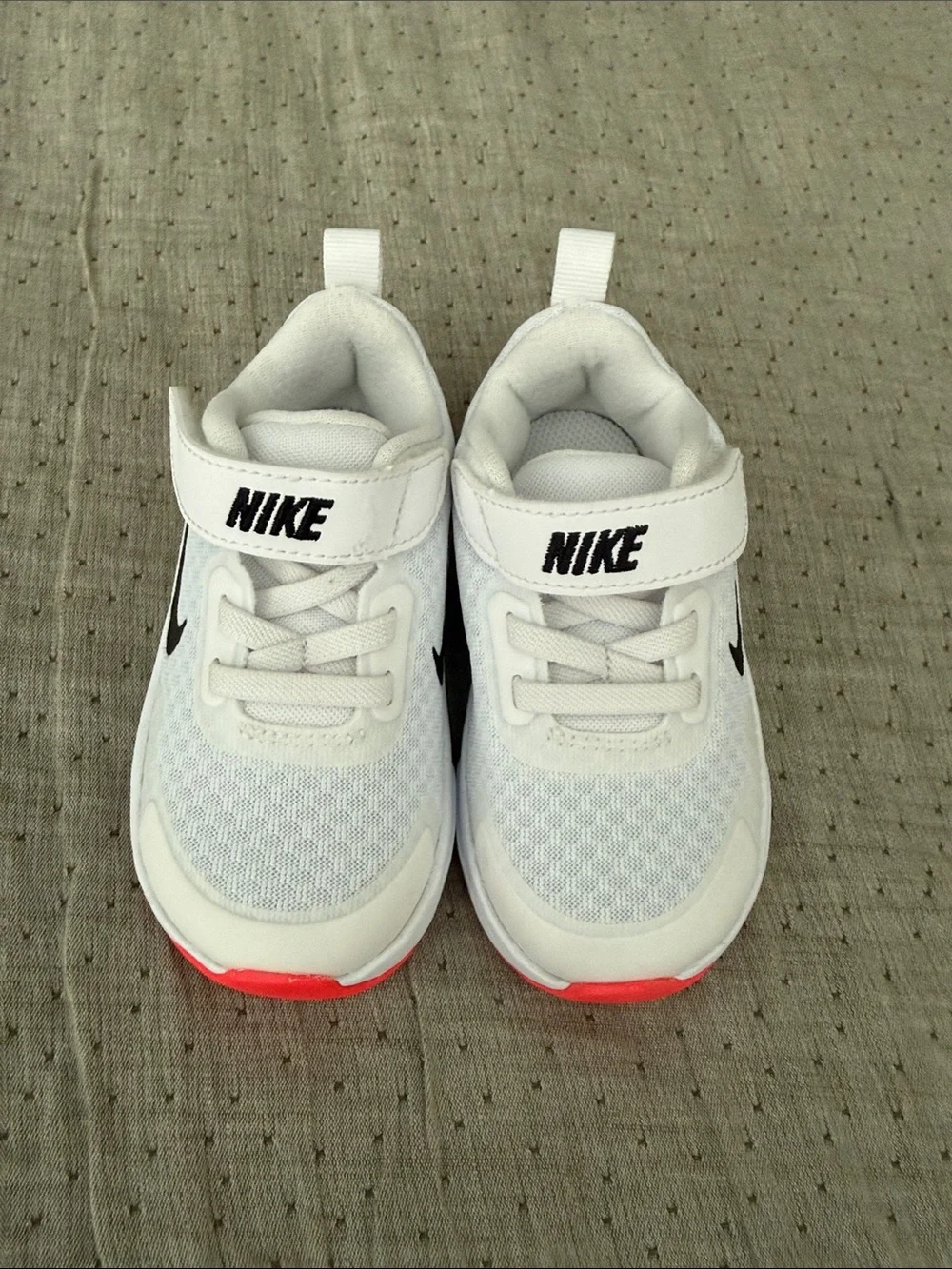 Nike Wearallday White Flash Crimson